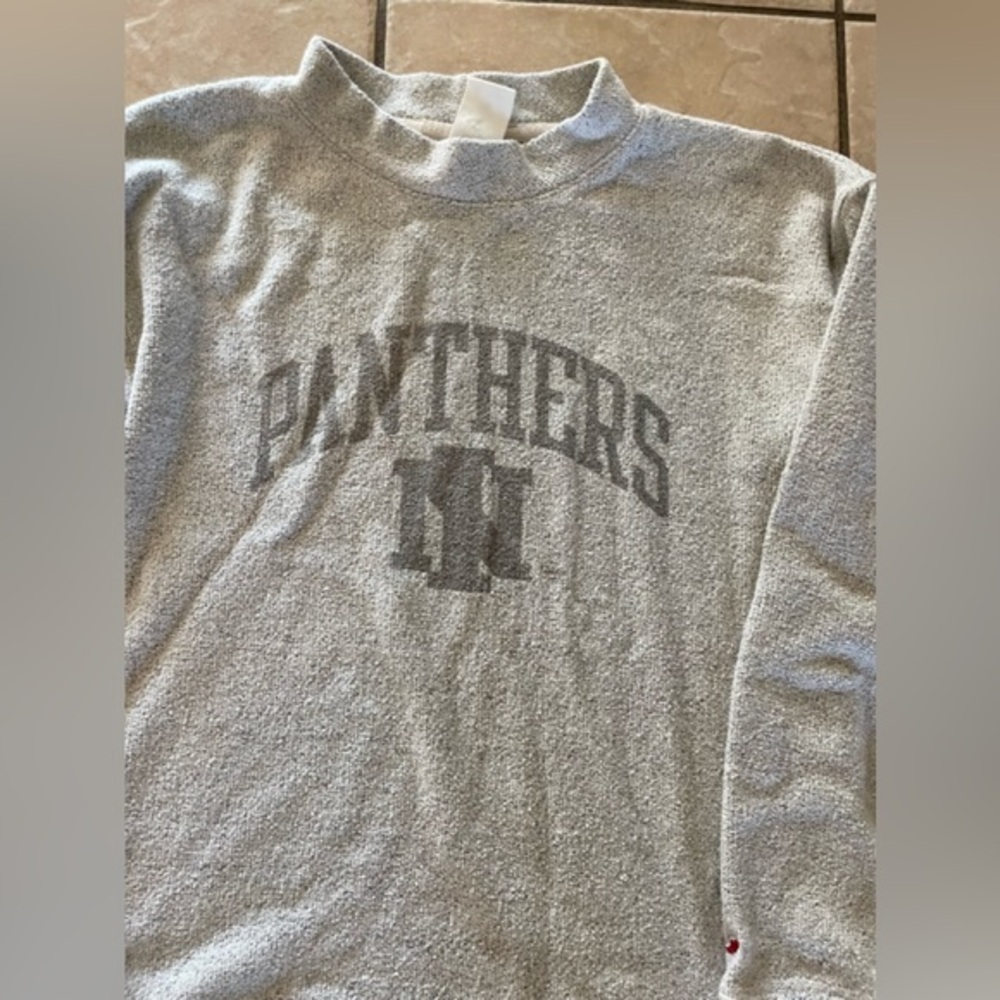 10/$20‎ 🔥Panthers sweatshirt